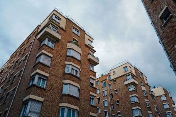 Essential Insurance Coverage for UK Property Developers: Navigating Renovations of Listed Buildings