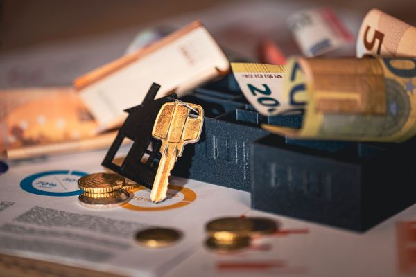 Mastering Mortgage Renewal Talks in Leeds: Capitalizing on Record Low Interest Rates